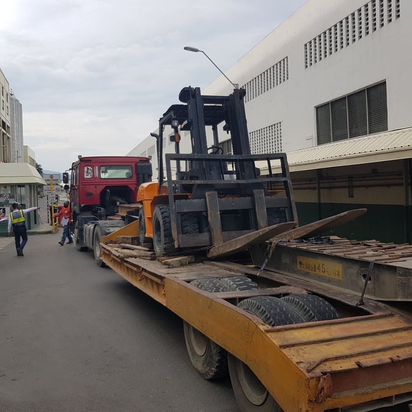 Hauling of equipment and unloading of 40 footer container van